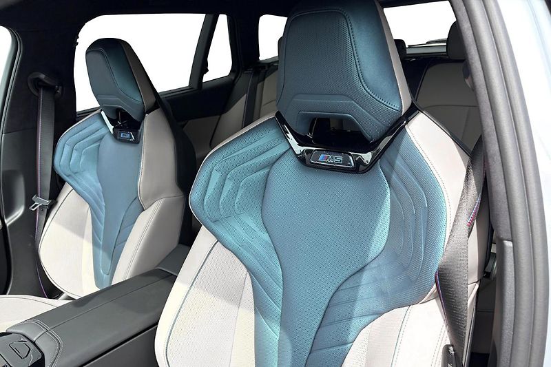 BMW M5 Touring - fotka 10 z 12