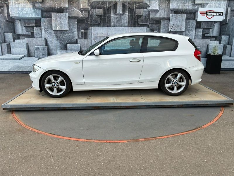 BMW Řada 1 (2008) 118D, 105KW - fotka 4 z 20