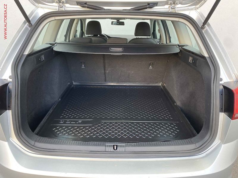 Volkswagen Golf (2014) 1.6TDi, AC, park.čidla - fotka 7 z 18