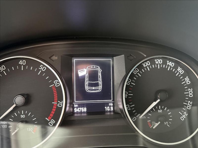 Škoda Fabia 1,2   81KW, STYLE, SERVISKA - fotka 10 z 20