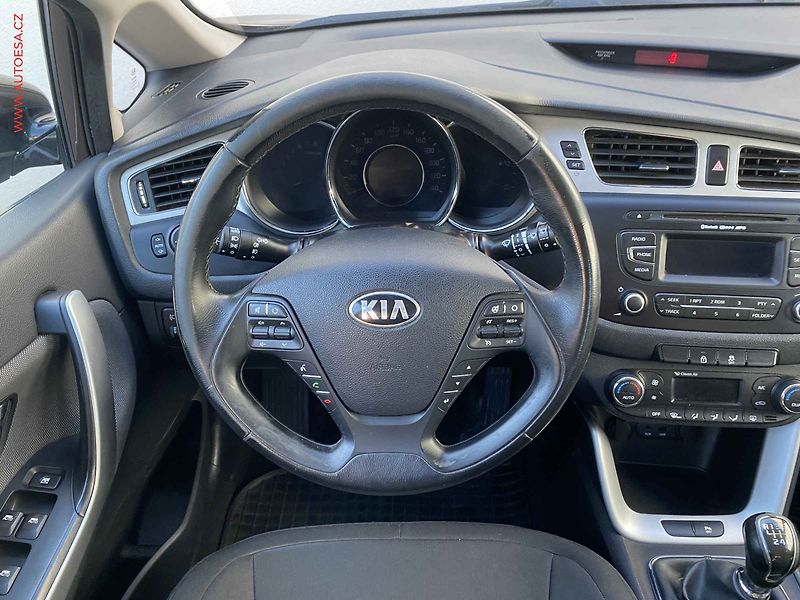 Kia Ceed (2013) 1.4i, 2.maj,ČR, servis.kniha - fotka 11 z 15