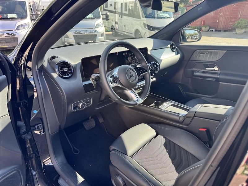 Mercedes-Benz GLA 1,3   200 - fotka 8 z 13