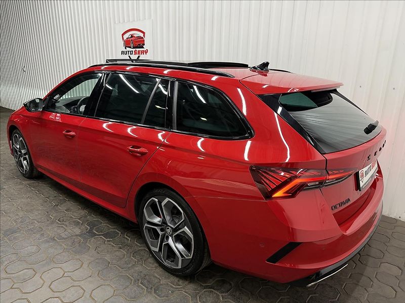 Škoda Octavia 2.0TDI 147kW DCC PANO RS PLUS - fotka 6 z 53