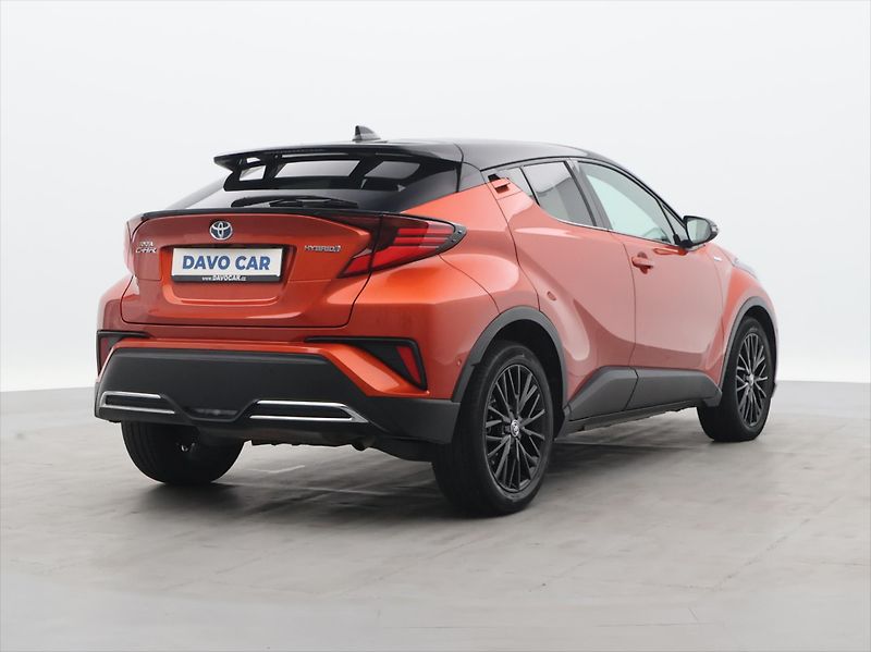 Toyota C-HR 2.0 HEV 112kW Aut. CZ Premiere - fotka 7 z 31