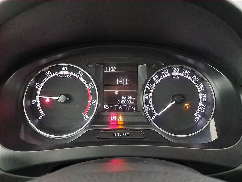 Škoda Rapid (2018) Spaceback 1.0 TSI - fotka 11 z 14