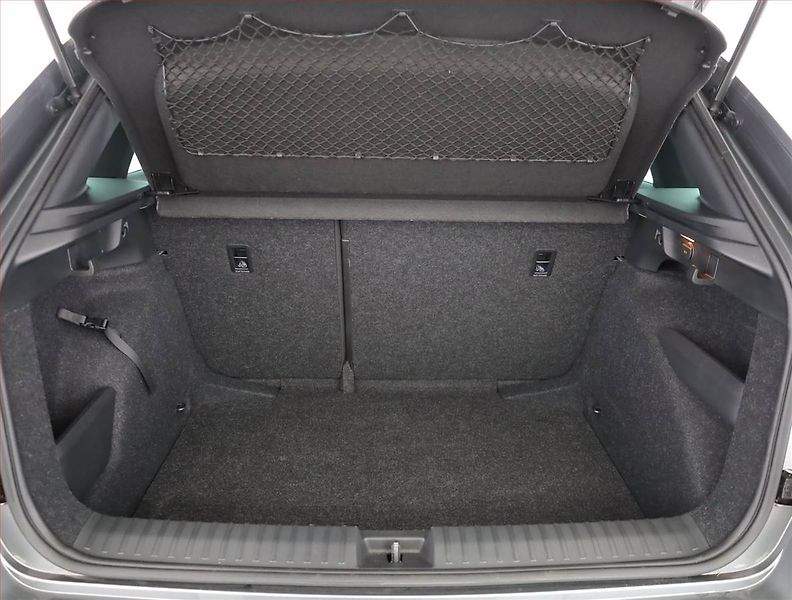 Škoda Kamiq (2024) Drive 1.0 TSI - fotka 17 z 18