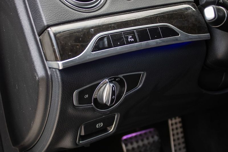 Mercedes-Benz Třídy S BLUETEC 4MATIC 2015 - fotka 23 z 37