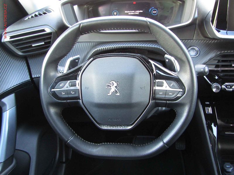 Peugeot 2008 (2020) 1.2 PT, 1.maj,ČR, Allure, AT - fotka 13 z 23