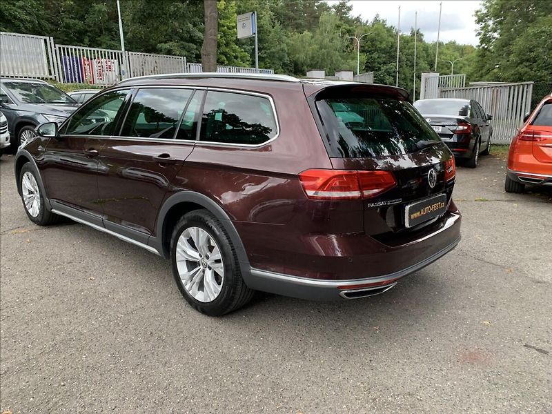 Volkswagen Passat 2,0 TDI ALLTRACK 1.MAJ.,ČR,SER - fotka 7 z 20