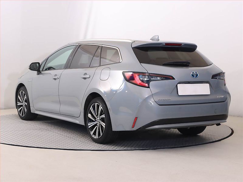 Toyota Corolla (2021) Comfort 1.8 Hybrid - fotka 4 z 22