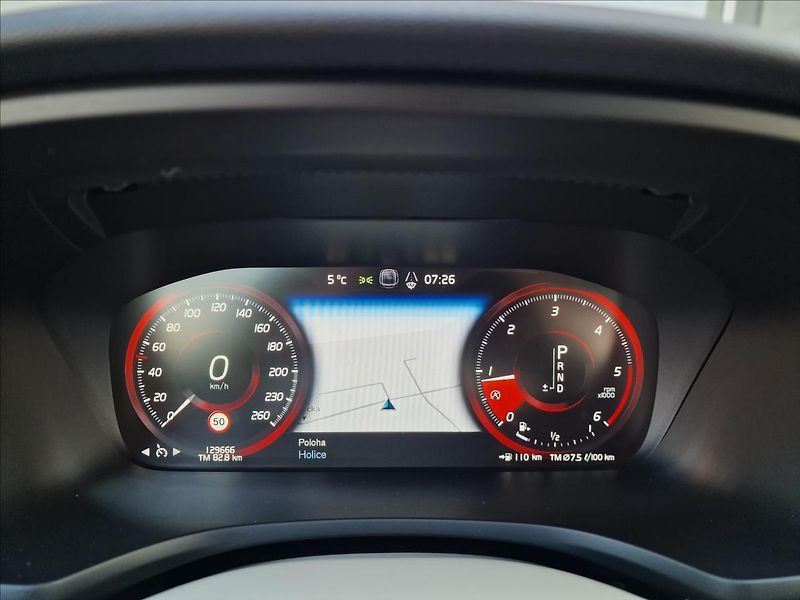 Volvo V60 D4 Cross Country AWD,ČR,1.Maj - fotka 22 z 50