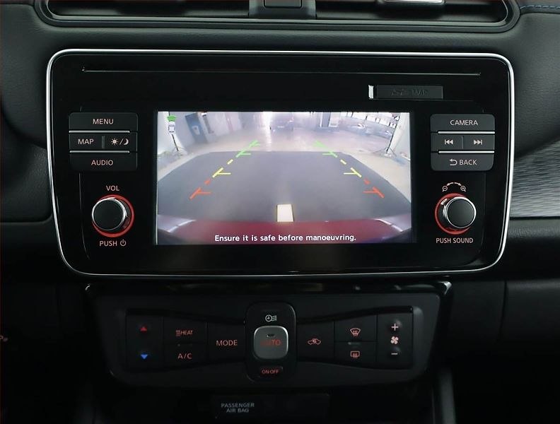Nissan Leaf (2019) 40 kWh, SoH 88%, Automat - fotka 15 z 17
