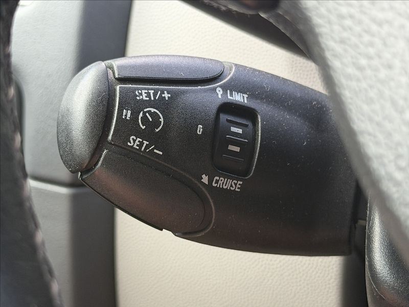Peugeot Expert 2,0 100kW NAVI,TAŽNÉ,8 SEDADEL - fotka 15 z 28