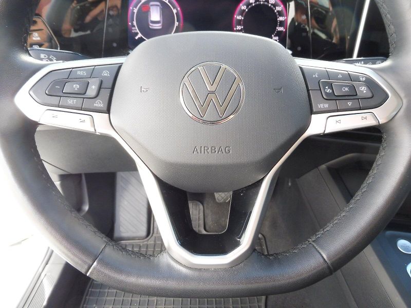 Volkswagen Golf Variant (2024) Life 1,5 TSI 85kW - fotka 10 z 24