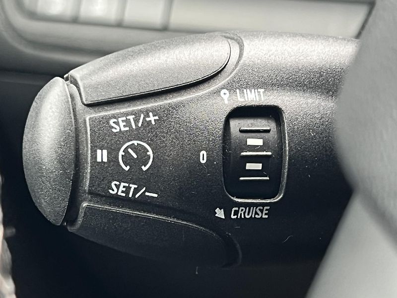 Peugeot 208 1.2i LPG KLIMA NAVI KAMERA ALU - fotka 14 z 41
