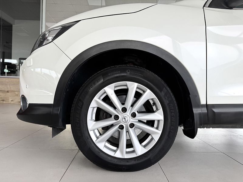 Nissan Qashqai 1,2DIG-T*Navi*Kamera*PDC*Tažné - fotka 34 z 34