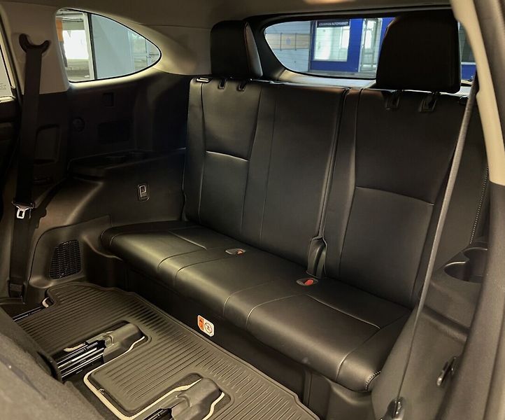 Toyota Highlander 2.5 Hybrid AT EXECUTIVE SKYVIE - fotka 13 z 22