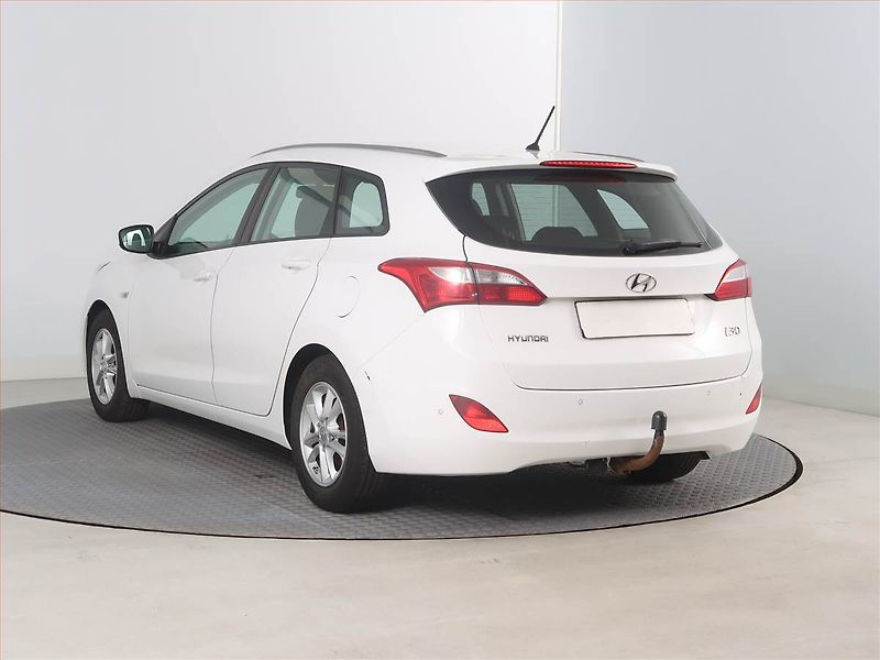 Hyundai i30 (2015) 1.6 CRDi, ČR,1.maj, Serv.kniha - fotka 4 z 16
