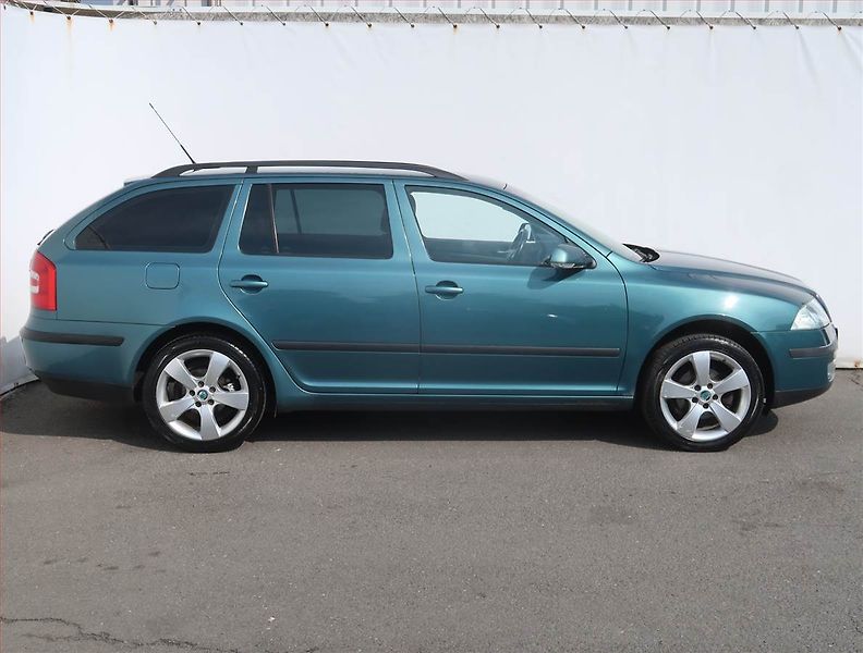 Škoda Octavia (2007) Elegance 1.6, Serv.kniha - fotka 6 z 19