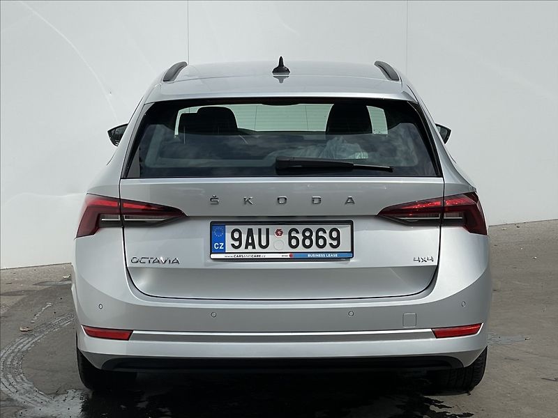 Škoda Octavia 2,0 TDI 4x4 DSG Ambition TAŽNÉ - fotka 23 z 23