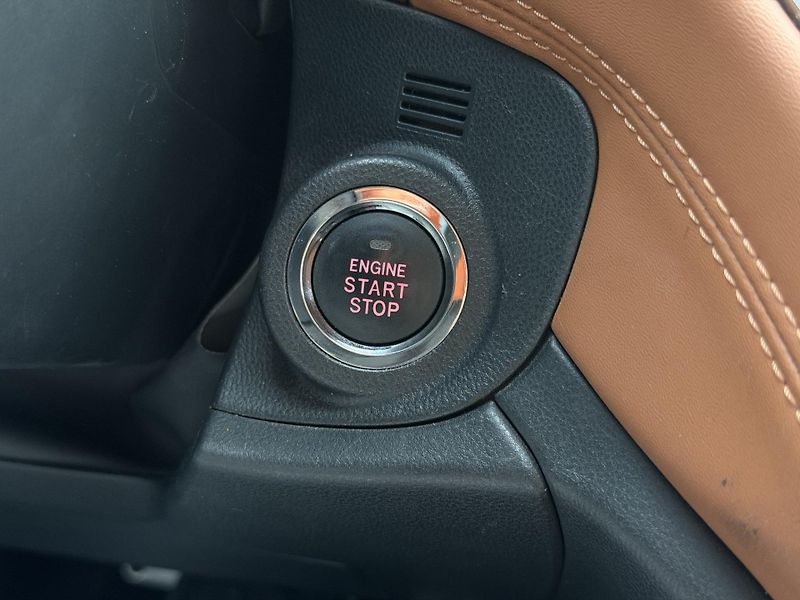 Subaru Outback 2.5 Touring Lineatronic - fotka 26 z 38
