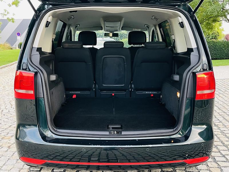 Volkswagen Touran 2.0TD MANUÁL 7MÍST SERVISKA - fotka 19 z 43