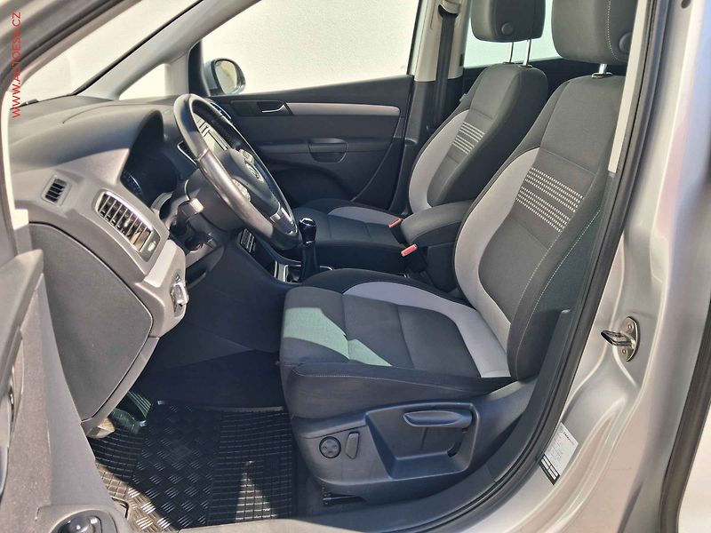 Volkswagen Sharan (2013) 2.0 TDi, AC, navi, park.asist - fotka 9 z 20