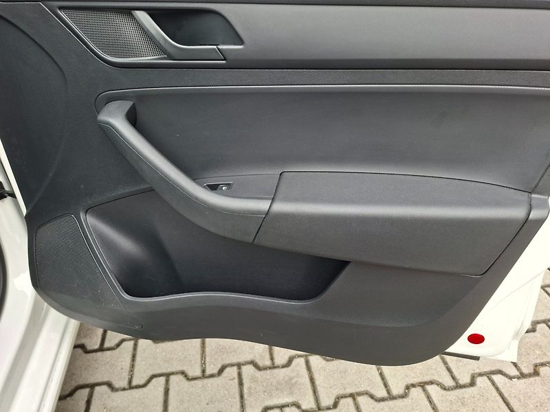 Škoda Rapid (2016) 1.2TSI 66kW - fotka 24 z 37