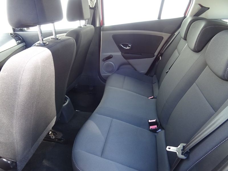 Renault Mégane (2012) 1.6i,74kW,NovéČR,s.kniha - fotka 16 z 22