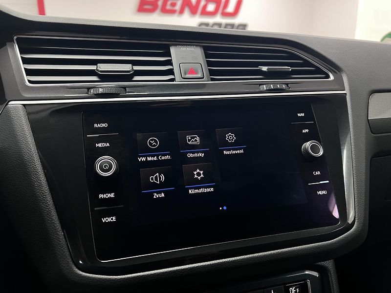 Volkswagen Tiguan IQ.DRIVE, 2.0 TSI 140 kW, 4x4 - fotka 24 z 44