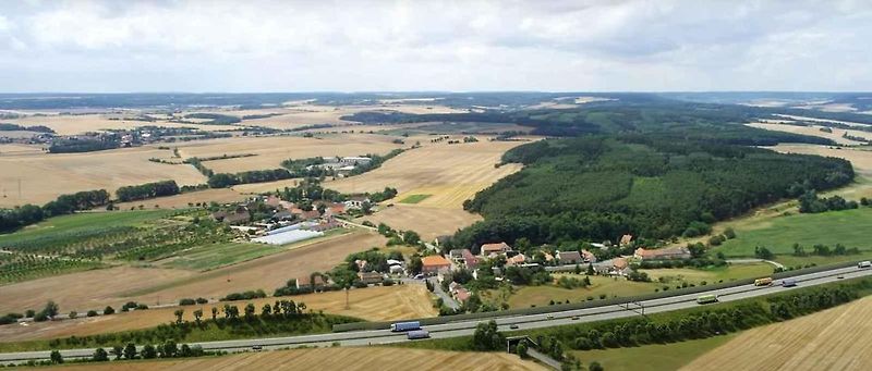 Vizualizace ukazuje, jak bude vypadat dálnice D7 mezi Slaným a Panenským Týncem na Lounsku.