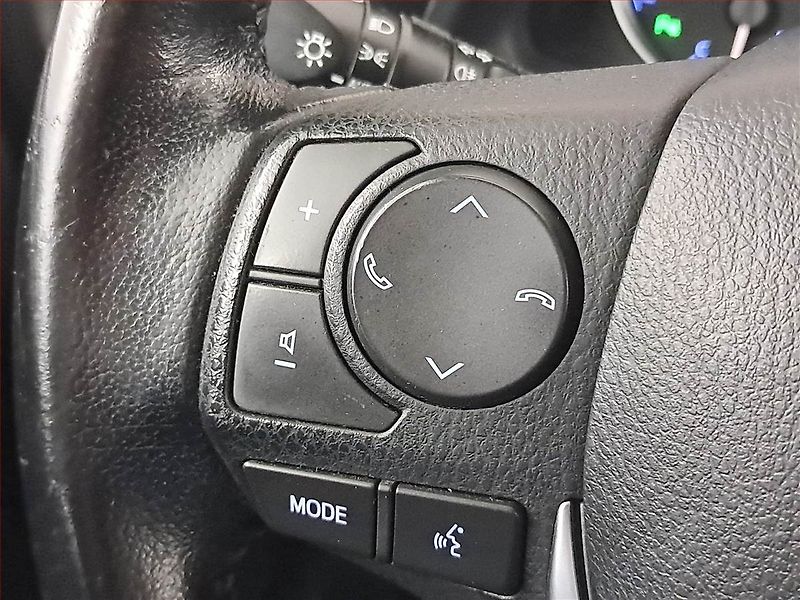Toyota Corolla (2016) 1.6 Valvematic, Automat, Navi - fotka 20 z 23
