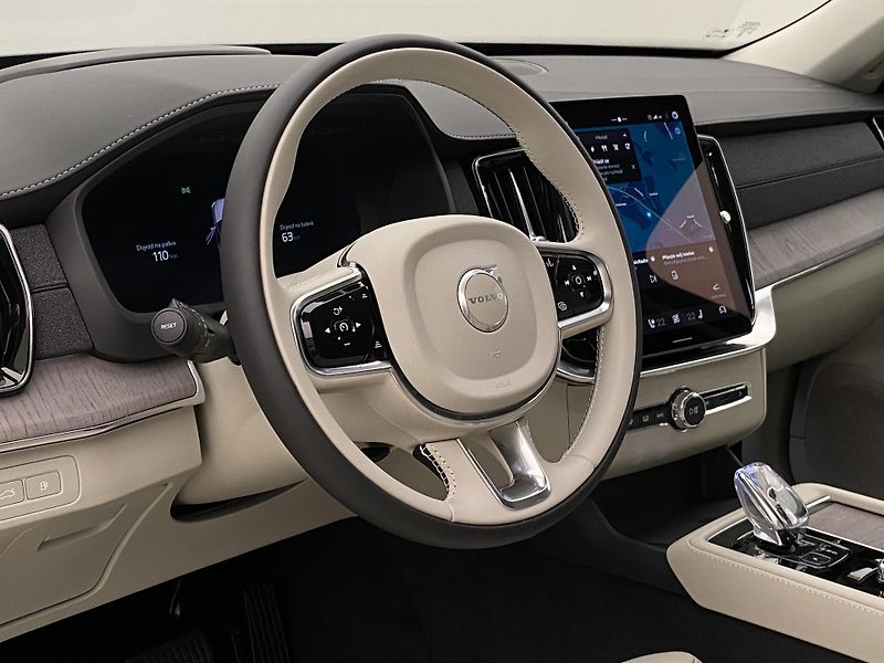 Volvo XC90 (2026) T8 AWD Plug-in BRIGHT PLUS 7m - fotka 4 z 70