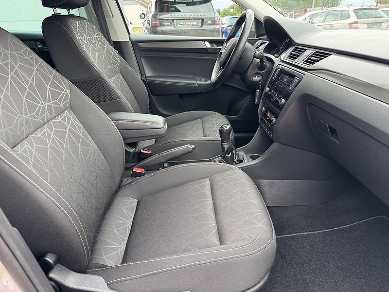 Škoda Rapid (2018) 1.0TSi Xenony Digi Klima DAB - fotka 17 z 48