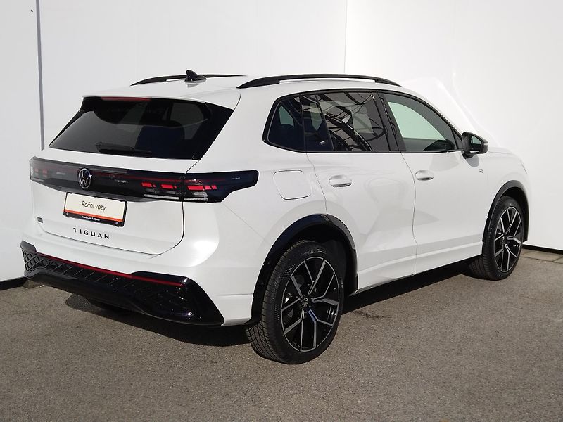 Volkswagen Tiguan R-Line 2,0 TSI 150 kW 4MOT - fotka 2 z 27