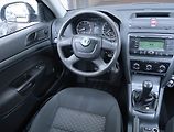 Škoda Octavia (2011) 1.6, Serv.kniha - náhled 7