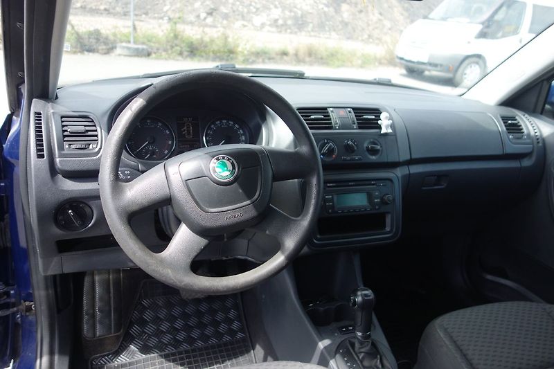 Škoda Fabia 1,2TSi 77 kW DSG !!! Servisová - fotka 22 z 30
