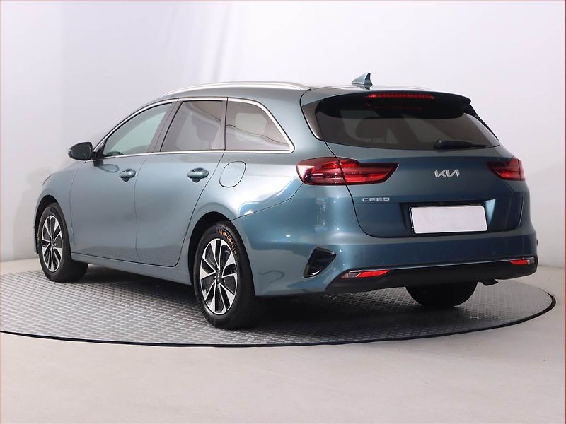 Kia Ceed (2025) 1.5 T-GDI - fotka 4 z 22