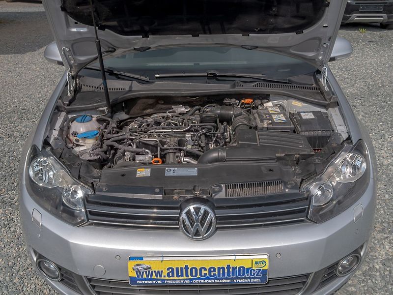 Volkswagen Golf (2010) 1.6TDI 77KW DSG – PO ROZVODECH - fotka 42 z 48