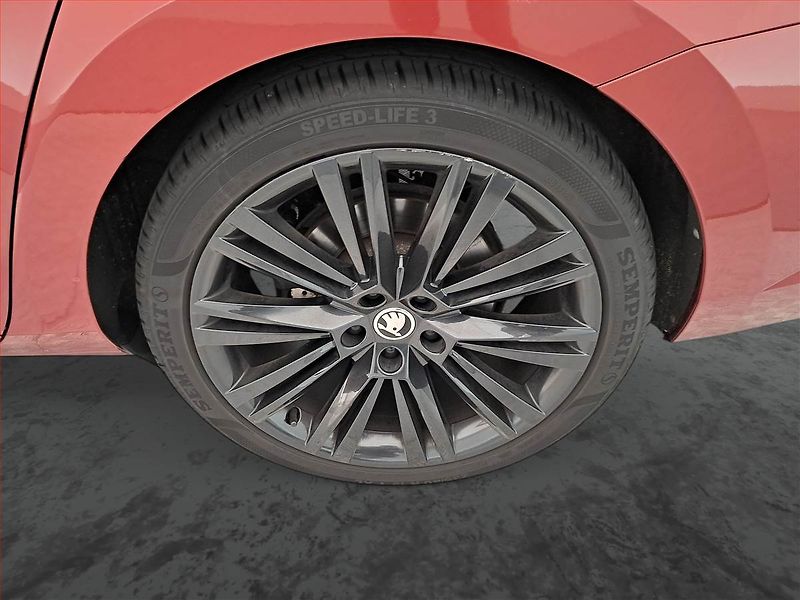 Škoda Superb (2022) Laurin&Klement 2.0 TDI - fotka 15 z 18