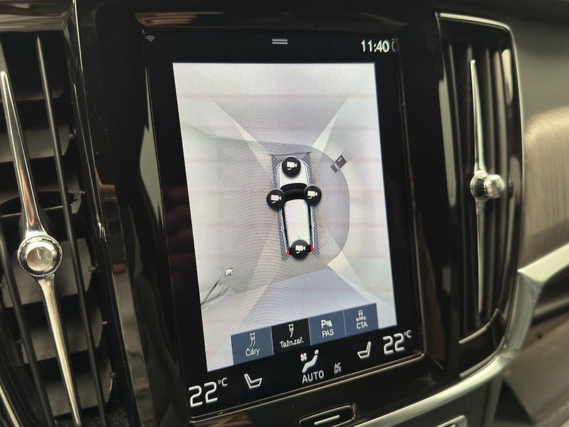 Volvo V90 CC D4 AWD PRO AUT - fotka 50 z 52