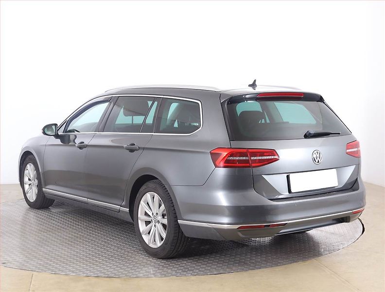 Volkswagen Passat (2016) 2.0 TDI, Automat, Navi - fotka 4 z 19