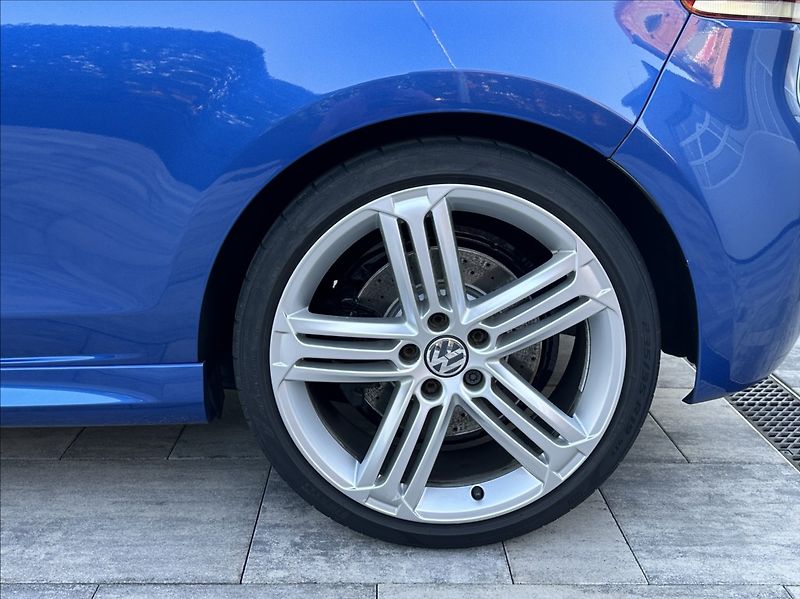 Volkswagen Golf 2,0 TSI 271PS  R M/T 4x4 - fotka 40 z 48