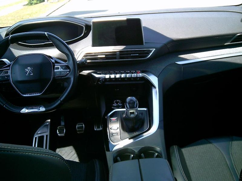 Peugeot 3008 (2018) 2.0 HDi  GT-LINE - fotka 9 z 20