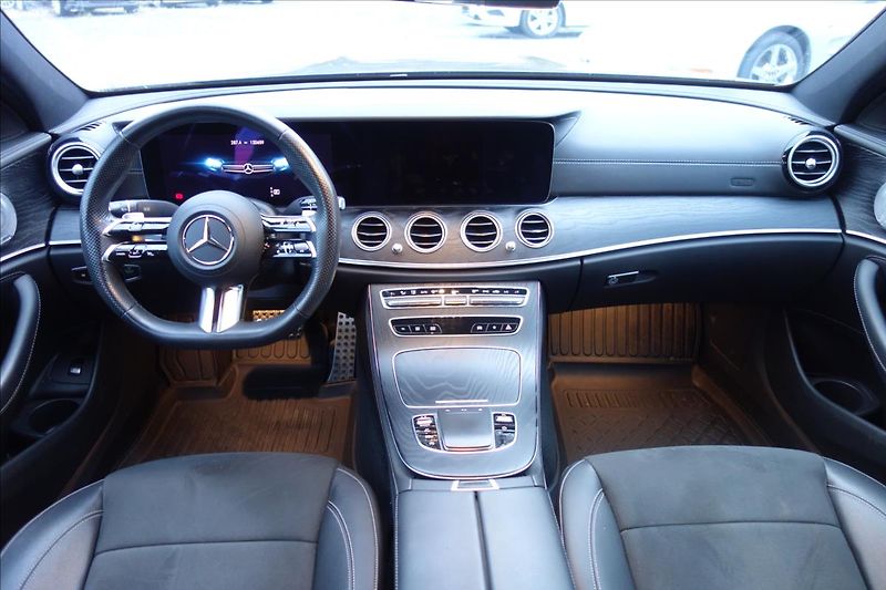 Mercedes-Benz Třídy E 220, ČR, SERV.KN., 4MATIC. - fotka 5 z 6