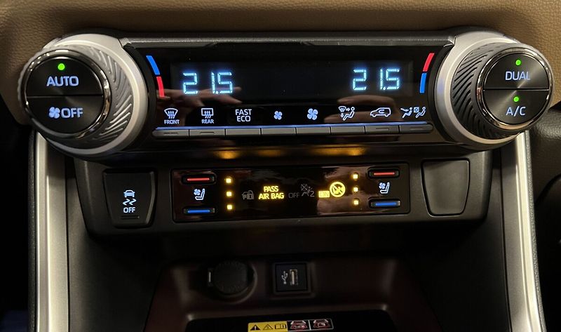 Toyota RAV4 2.5 Hybrid AT EXECUTIVE AWD - fotka 8 z 18