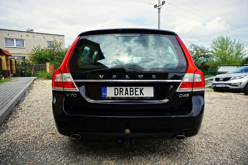 Volvo V70 (2016) MOMENTUM 2,0 D4 133 kW - fotka 6 z 64