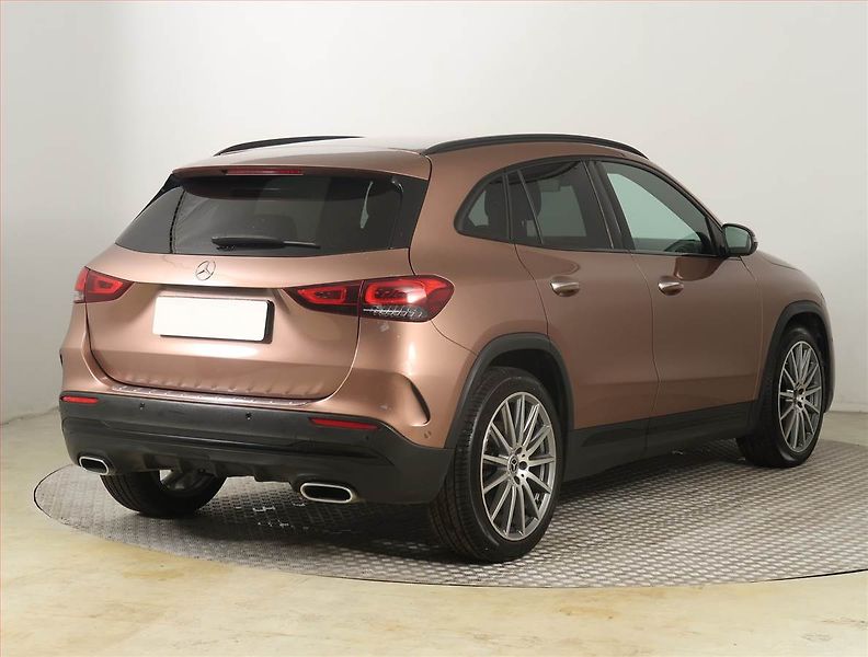 Mercedes-Benz GLA (2021) 220 d 4MATIC - fotka 5 z 23
