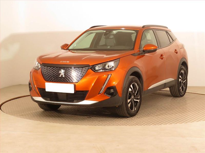 Peugeot 2008 (2022) Allure 1.2 PureTech, Automat - fotka 2 z 17