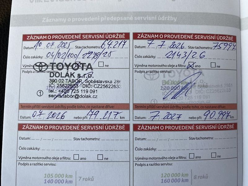 Toyota Corolla 1.6i, ČR, Executive, záruka - fotka 17 z 18